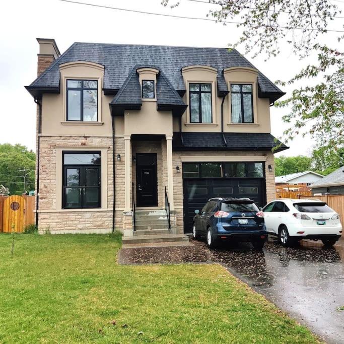Beautiful Walk Out Basement Apartment In Pickering Near Beach 外观 照片